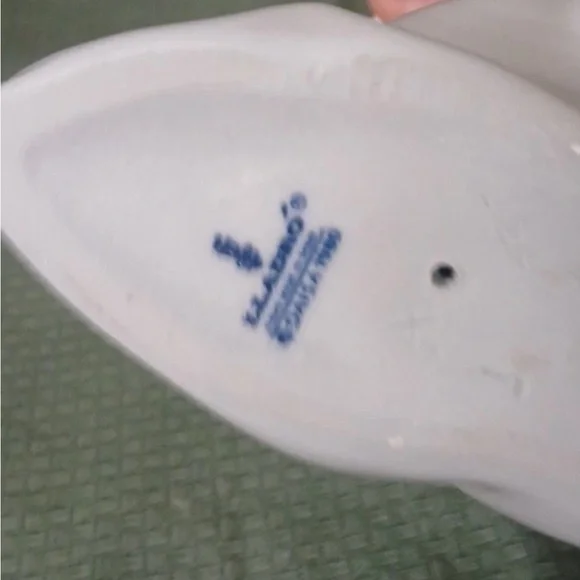 Lladro Baby Girl Holding Bottle 5" Vtg 1980, Collectible Mint Condition - Picture 3 of 4